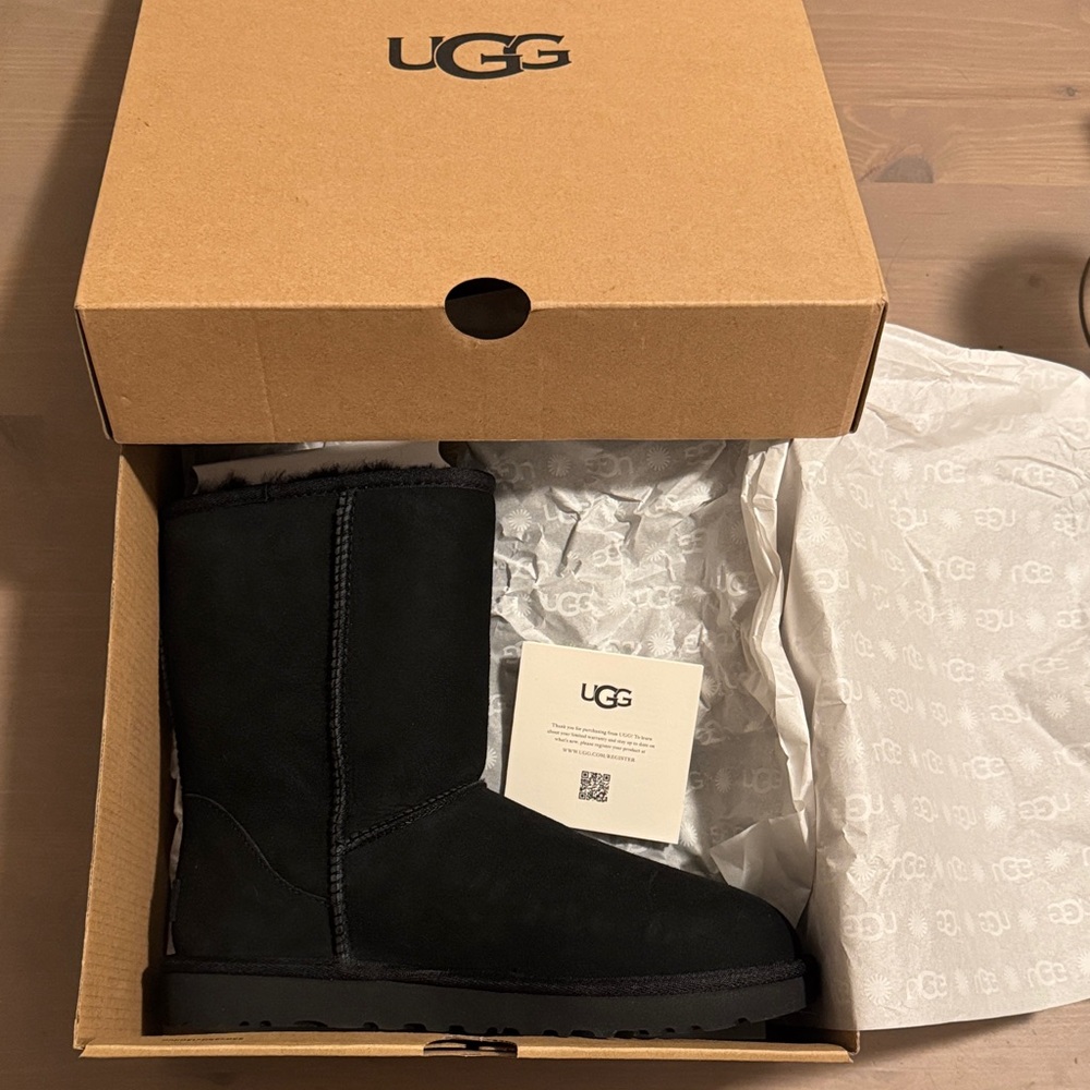 NWT UGG Black Classic Short II Boots New in Box